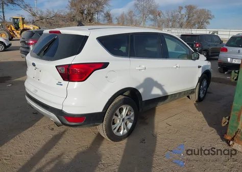 2019 Ford Escape Se z USA, uszkodzony, nr VIN 1FMCU9GD2KUC54380